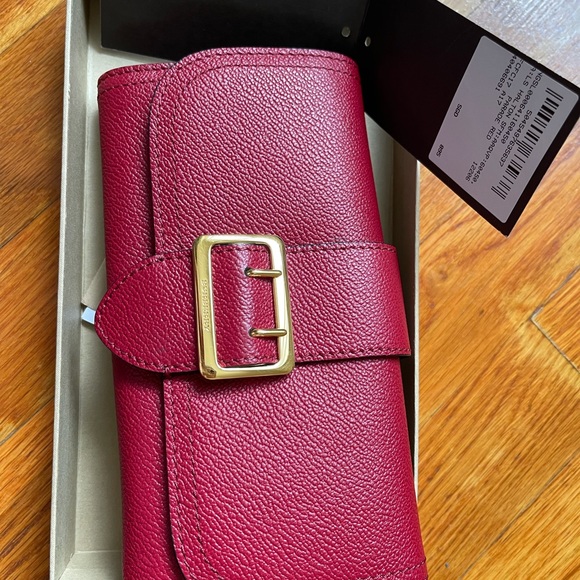 Like new Burberry wallet - Picture 6 of 6